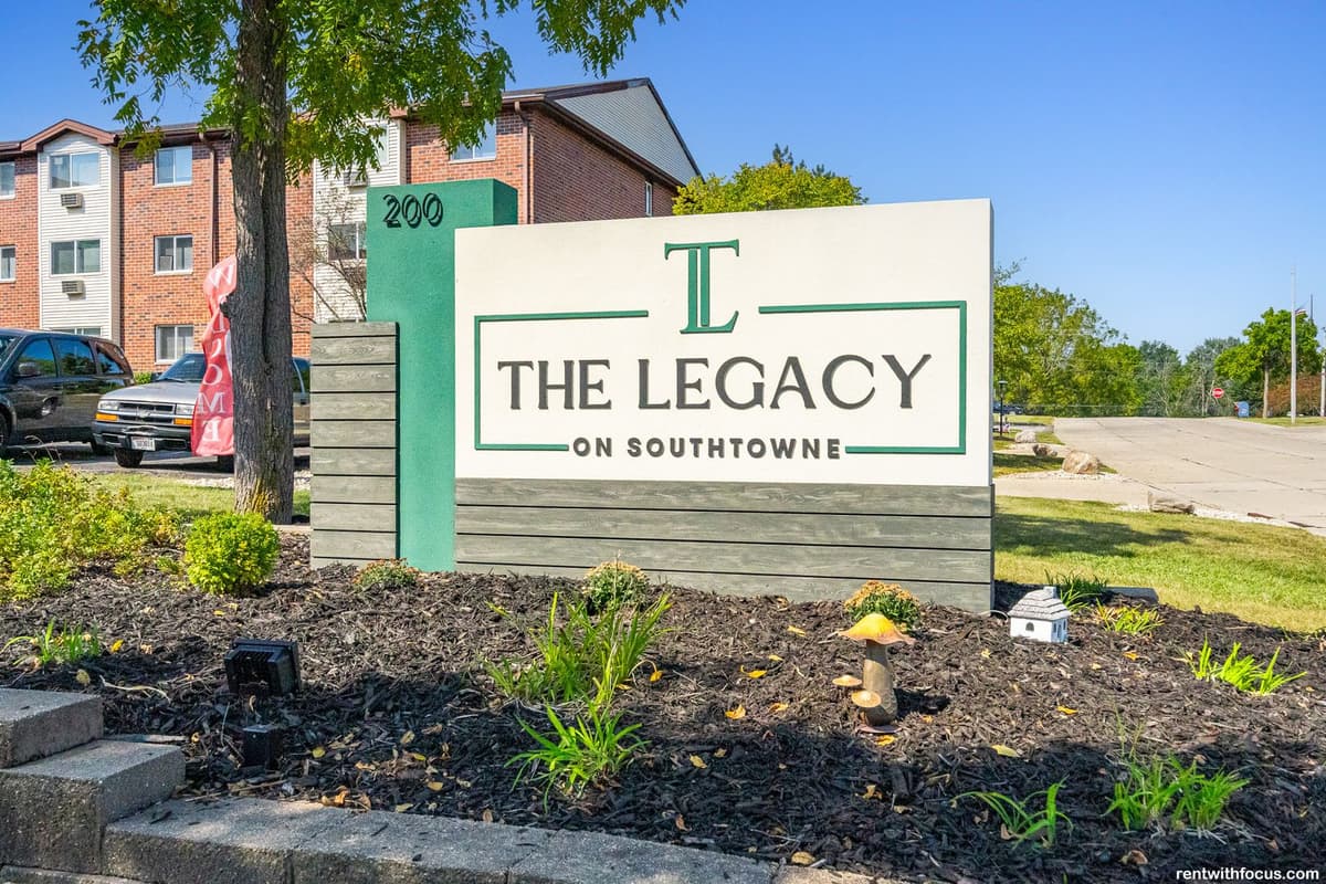 South Milwaukee apartments for rent - image - large (11).jpg
