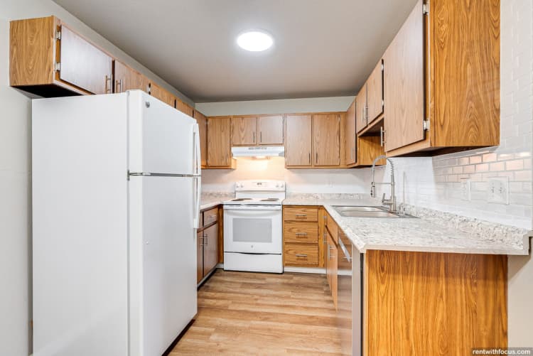 South Milwaukee apartments for rent - image - large (13).jpg