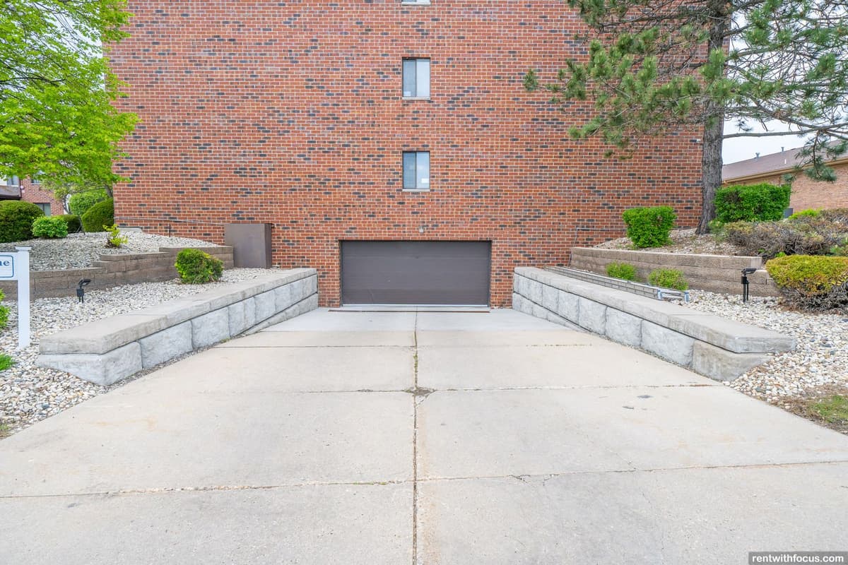 South Milwaukee apartments for rent - Property image - The Legacy (55+ Community) - 3