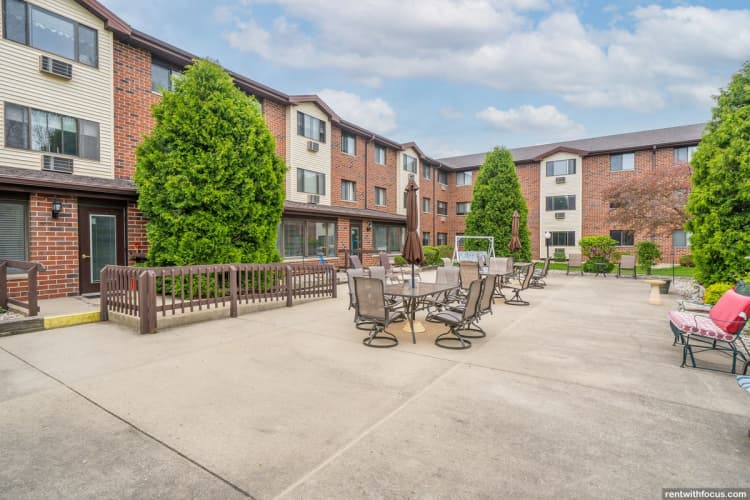 South Milwaukee apartments for rent - image - large (18).jpg