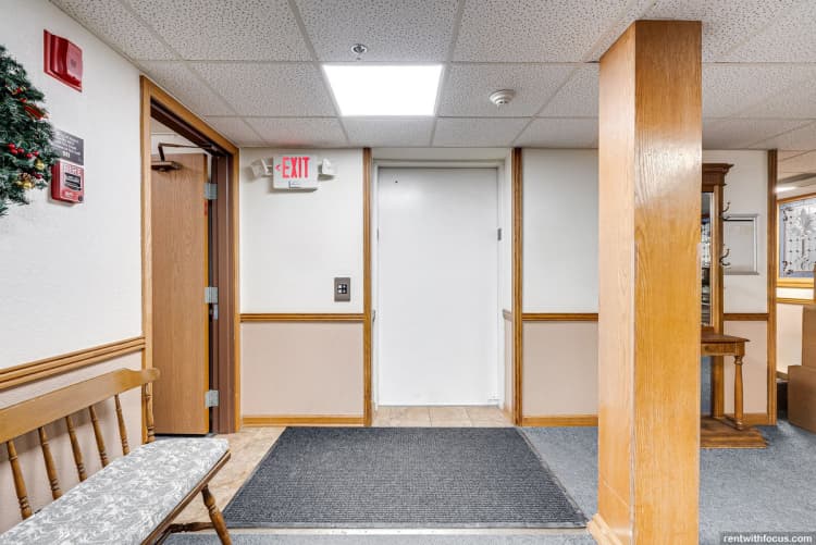 South Milwaukee apartments for rent - image - large (25).jpg