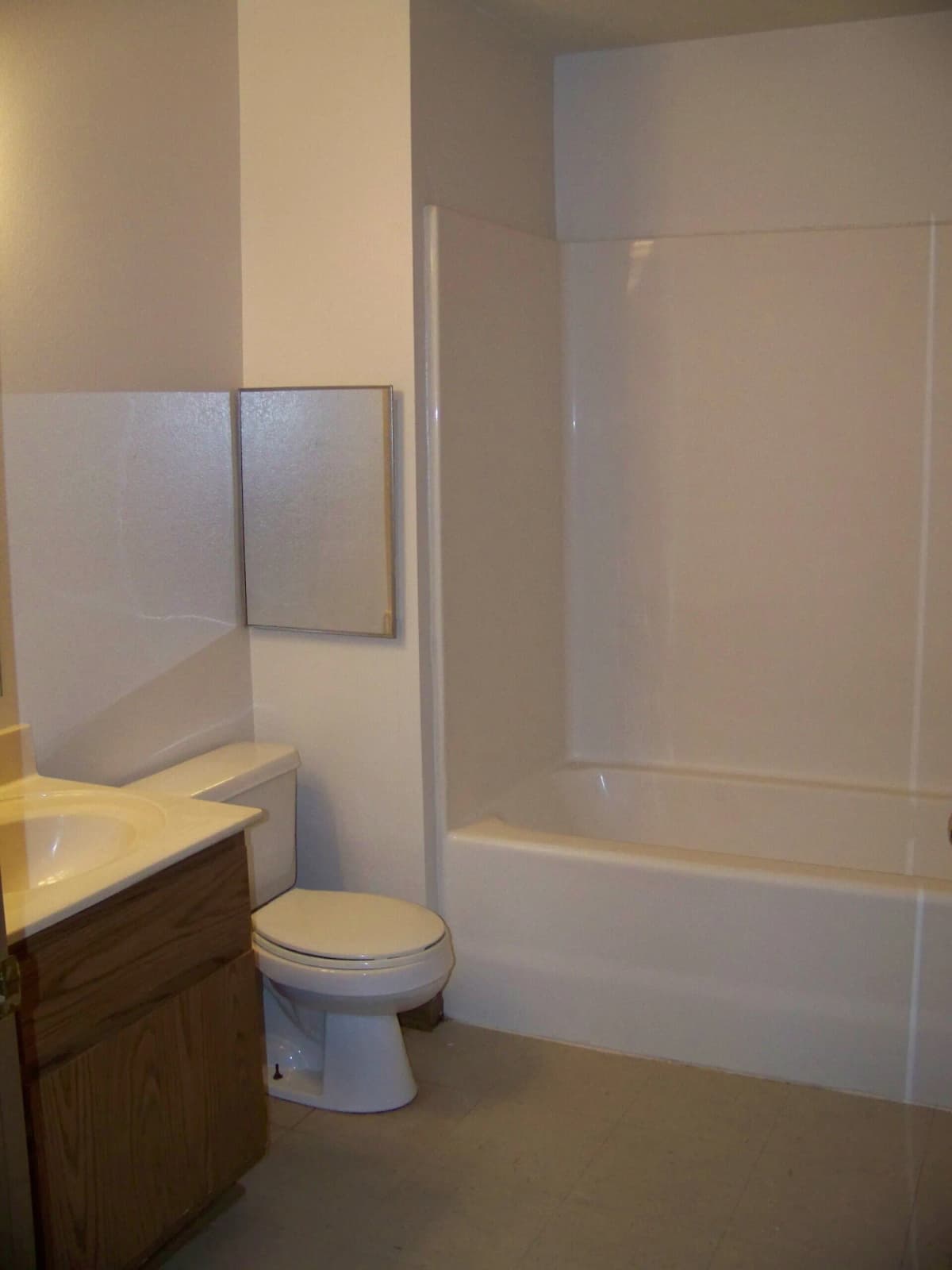 Lake Bluff Apartments - Apartment - 26
