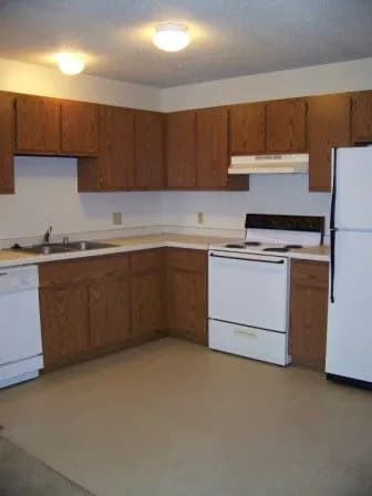 South Milwaukee apartments for rent - image - Kitchen+1-1920w.webp