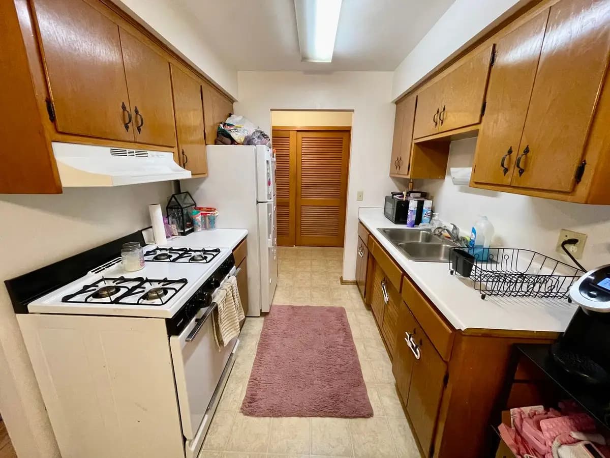 South Milwaukee apartments for rent - Property image - 1216 Memorial Drive - 8, South Milwaukee, WI 53172 - 2