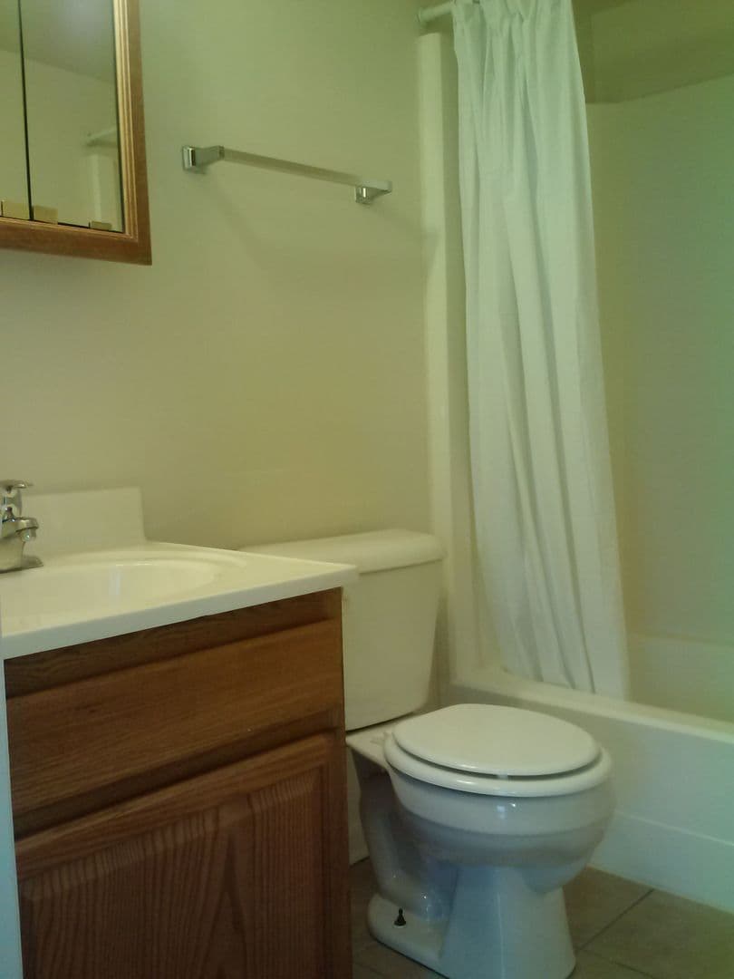 Lake Bluff Apartment Homes - Apartment - 14