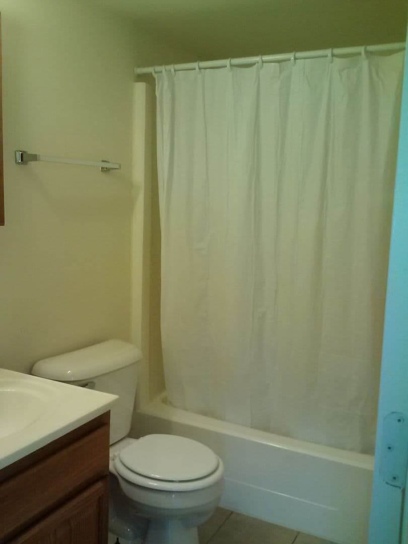 Lake Bluff Apartment Homes - Apartment - 15