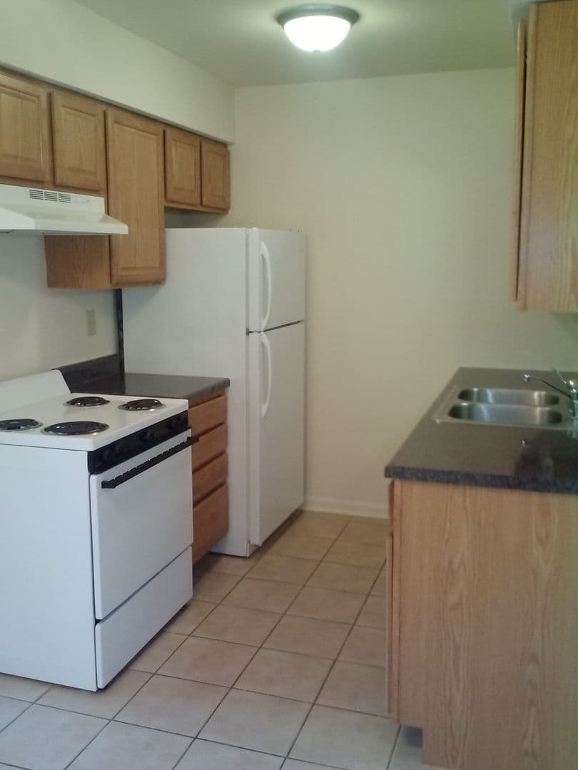 Lake Bluff Apartment Homes - Apartment - 7