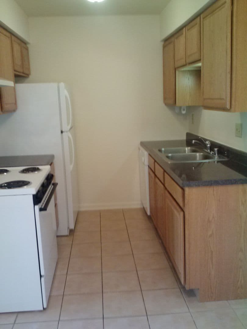 Lake Bluff Apartment Homes - Apartment - 8