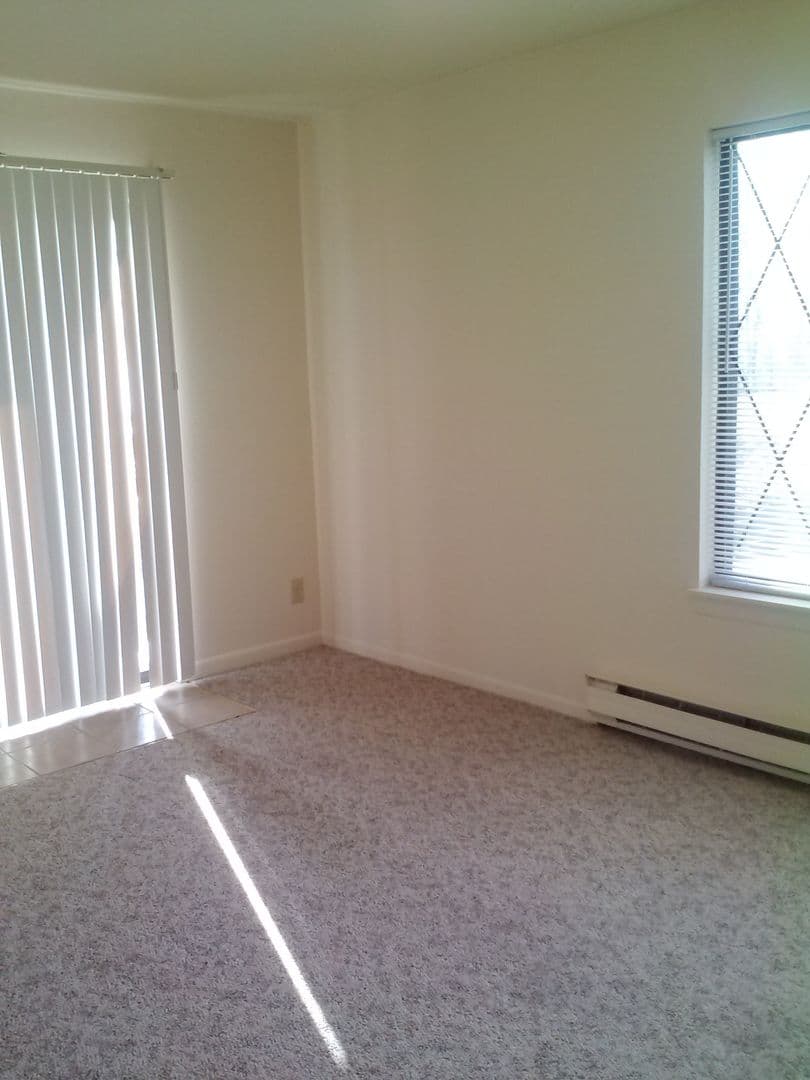 Lake Bluff Apartment Homes - Apartment - 9