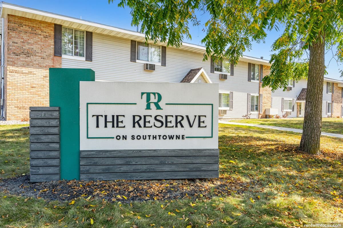 South Milwaukee apartments for rent - image - large (11).jpg