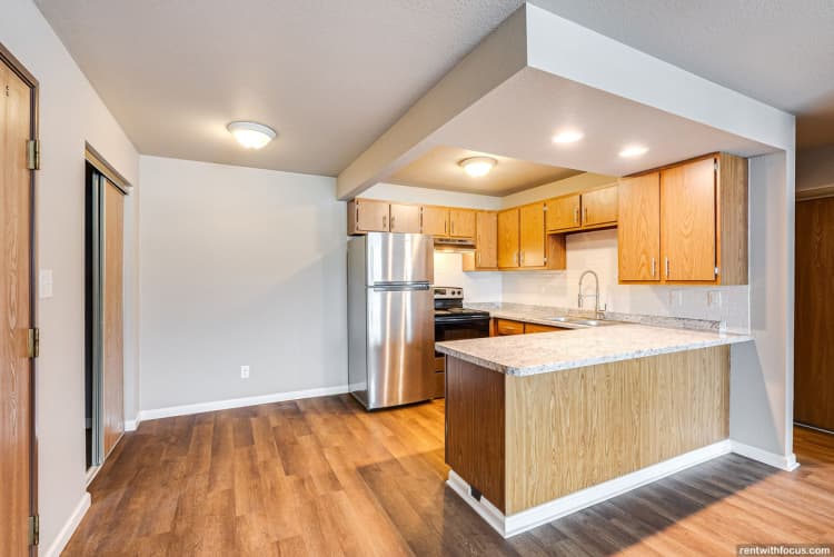 South Milwaukee apartments for rent - image - large.jpg