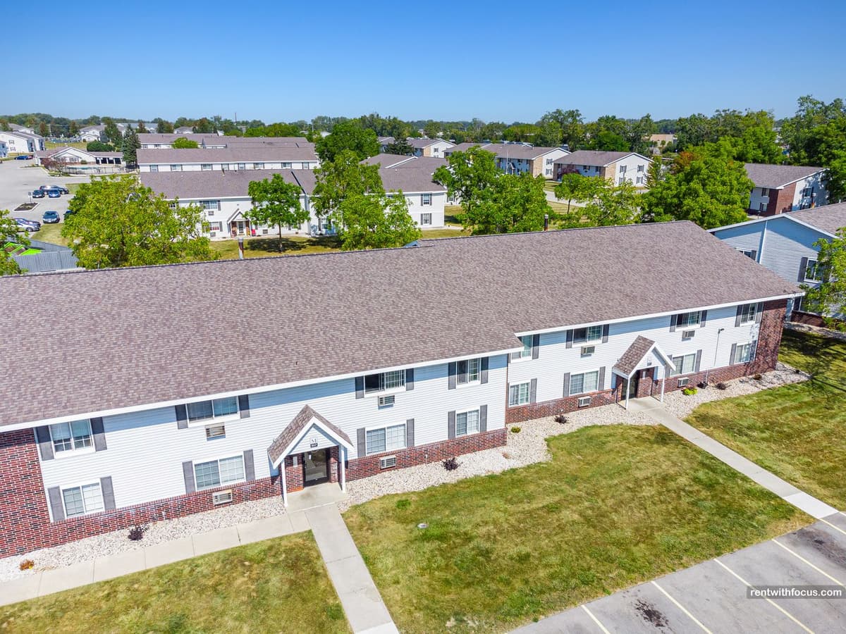 South Milwaukee apartments for rent - Property image - The Reserve on Southtowne Il - 3