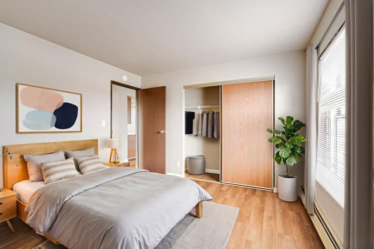 South Milwaukee apartments for rent - image - large (46).jpg