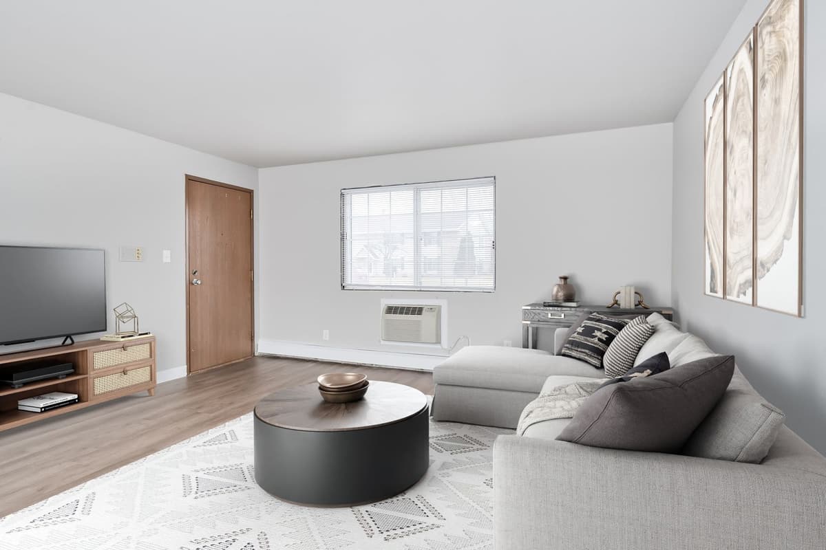 South Milwaukee apartments for rent - image - large (63).jpg