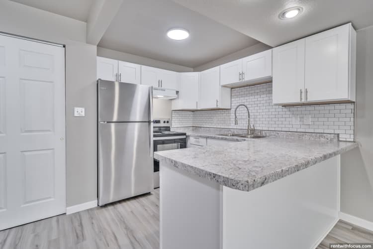 South Milwaukee apartments for rent - image - large (67).jpg
