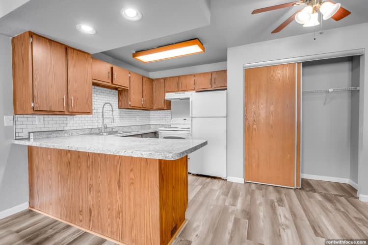 South Milwaukee apartments for rent - image - large.jpg