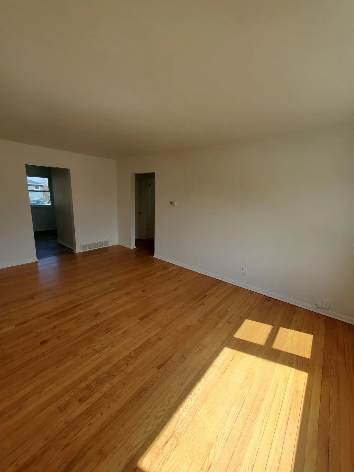 South Milwaukee apartments for rent - Property image - 520 Lakeview Ave. (4 Unit) - 2