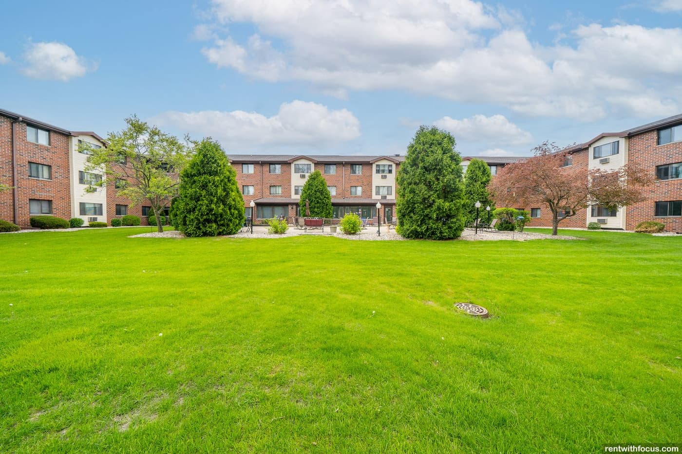 undefined apartments for rent - image - large (16).jpg