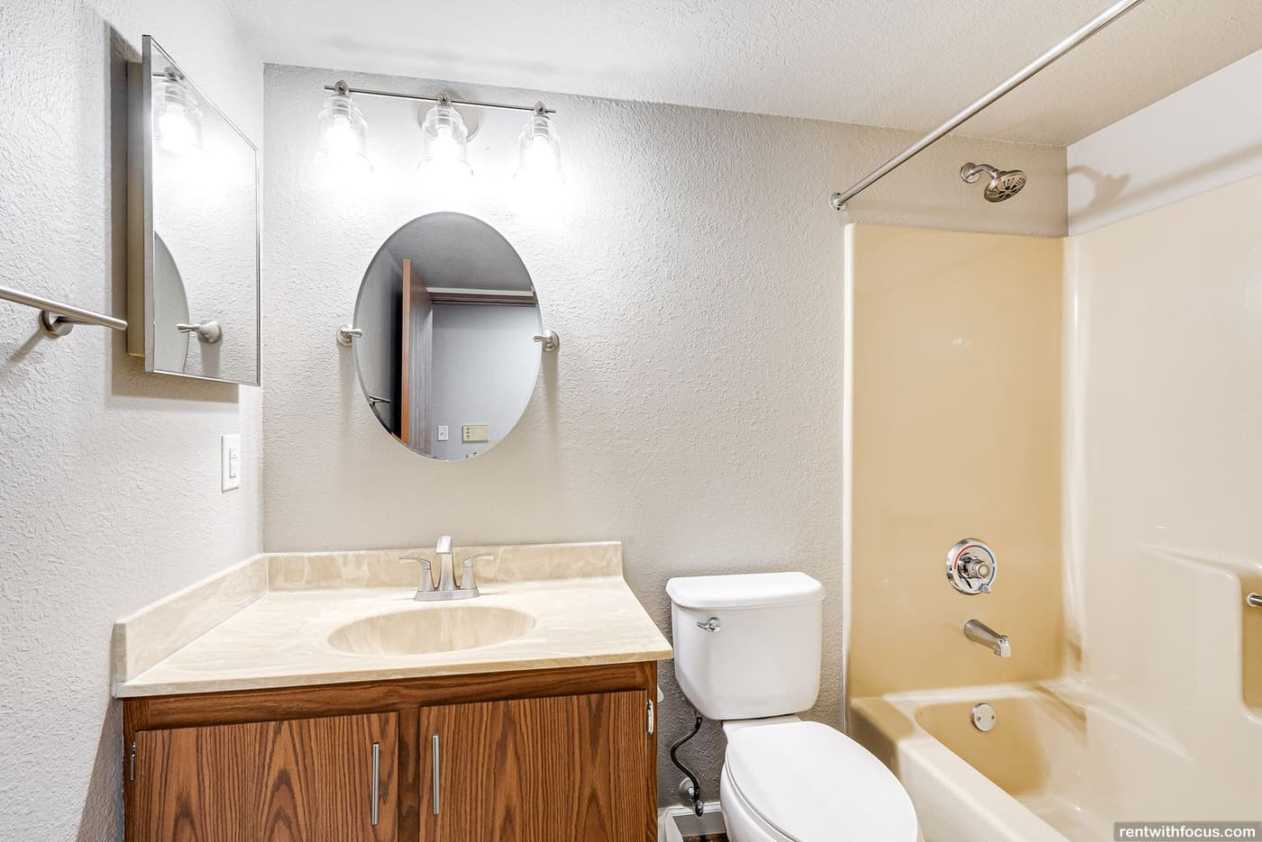 undefined apartments for rent - image - large (34).jpg - 3