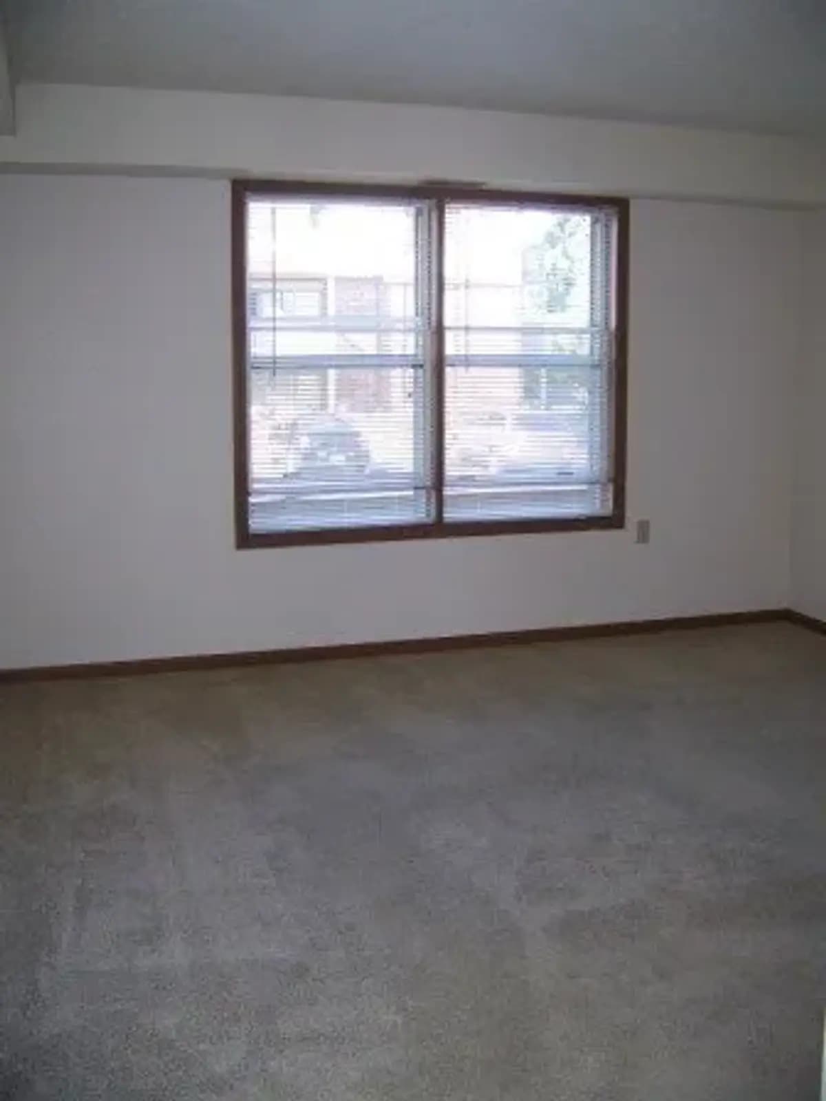 Lake Bluff Apartment Homes - Apartment - 10