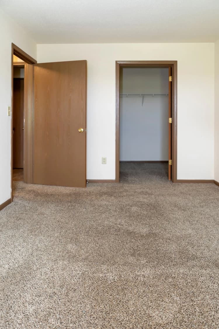 South Milwaukee apartments for rent - image - coachlight_014-1920w.webp