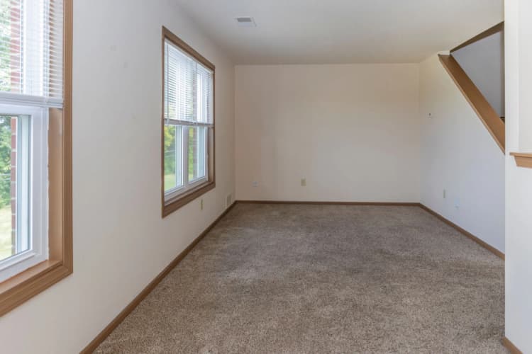 South Milwaukee apartments for rent - image - coachlight_048-1920w.webp