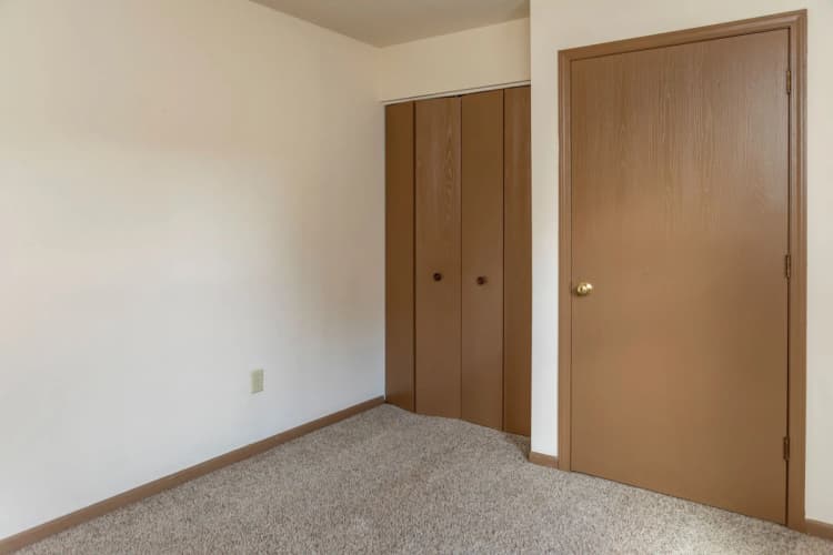South Milwaukee apartments for rent - image - coachlight_093-1920w.webp