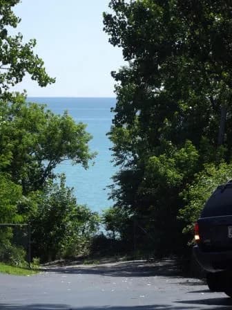 South Milwaukee apartments for rent - image - lake-bluff-lake-view87470-1920w.webp