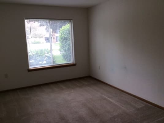South Milwaukee apartments for rent - image - bedroom.jpg