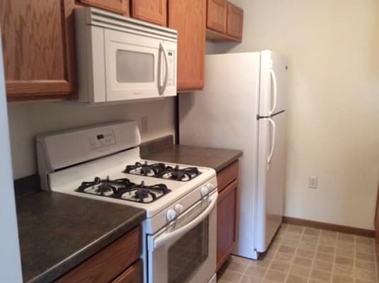 South Milwaukee apartments for rent - image - Kitchen.jpg