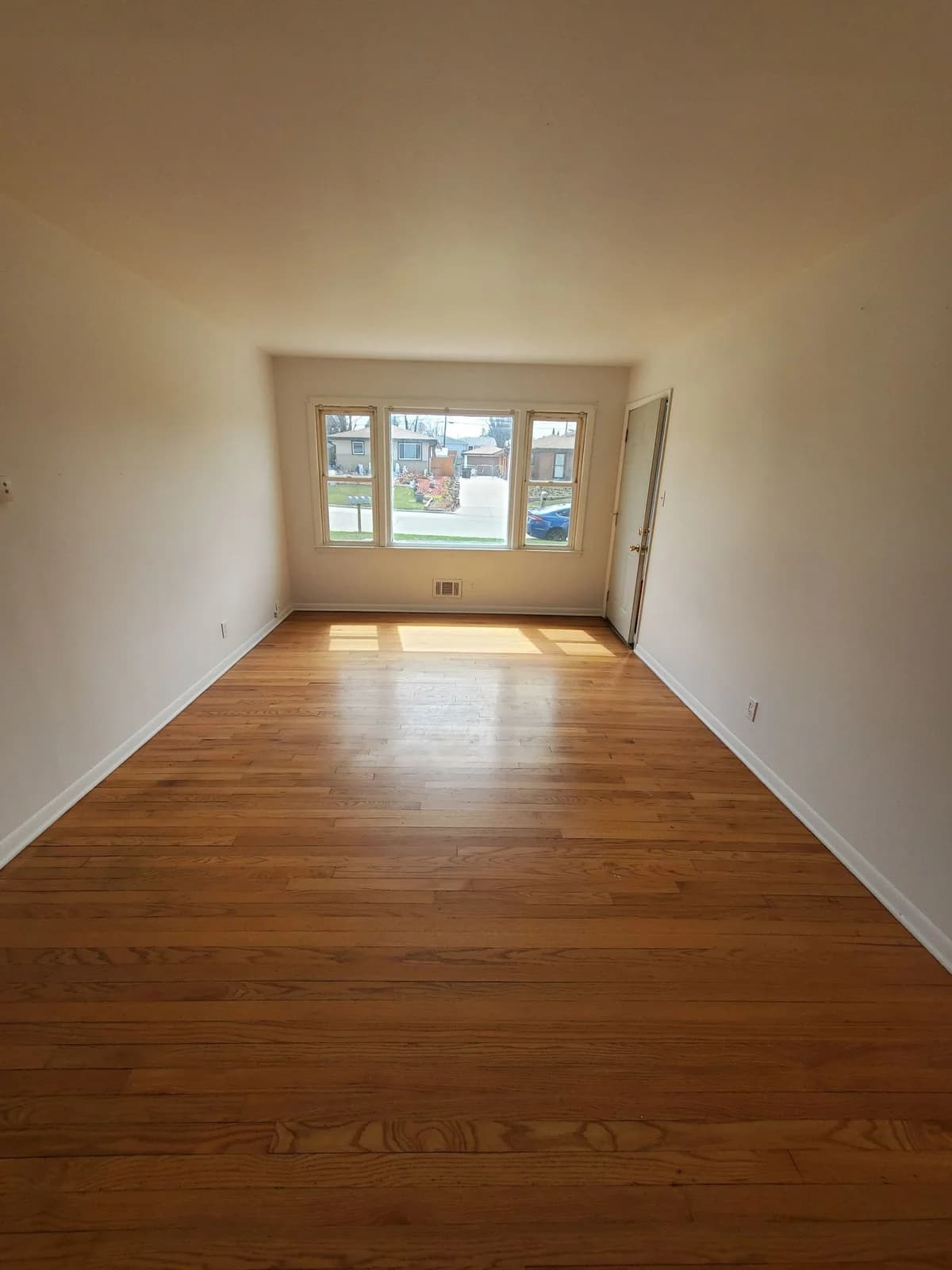 South Milwaukee apartments for rent - Property image - 520 Lakeview Ave. (4 Unit) - 3