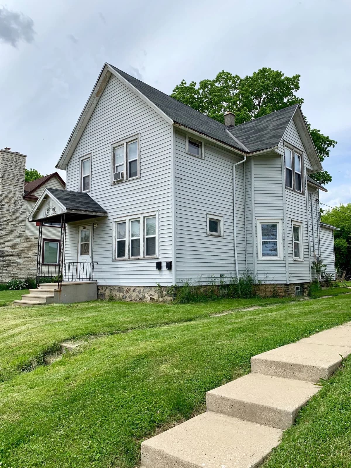 South Milwaukee apartments for rent - Property image - 1216 Marquette Avenue-Duplex - 3
