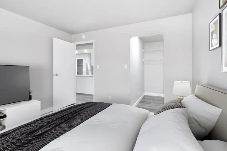 undefined apartments for rent - image - the-reserve-on-south-towne-south-milwaukee-wi-1-bedroom-heavy.jpg