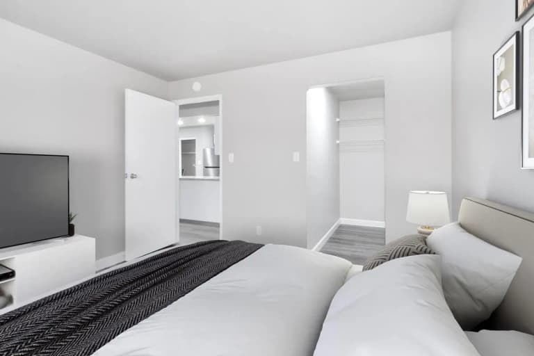 undefined apartments for rent - image - the-reserve-on-south-towne-south-milwaukee-wi-1-bedroom-heavy.jpg