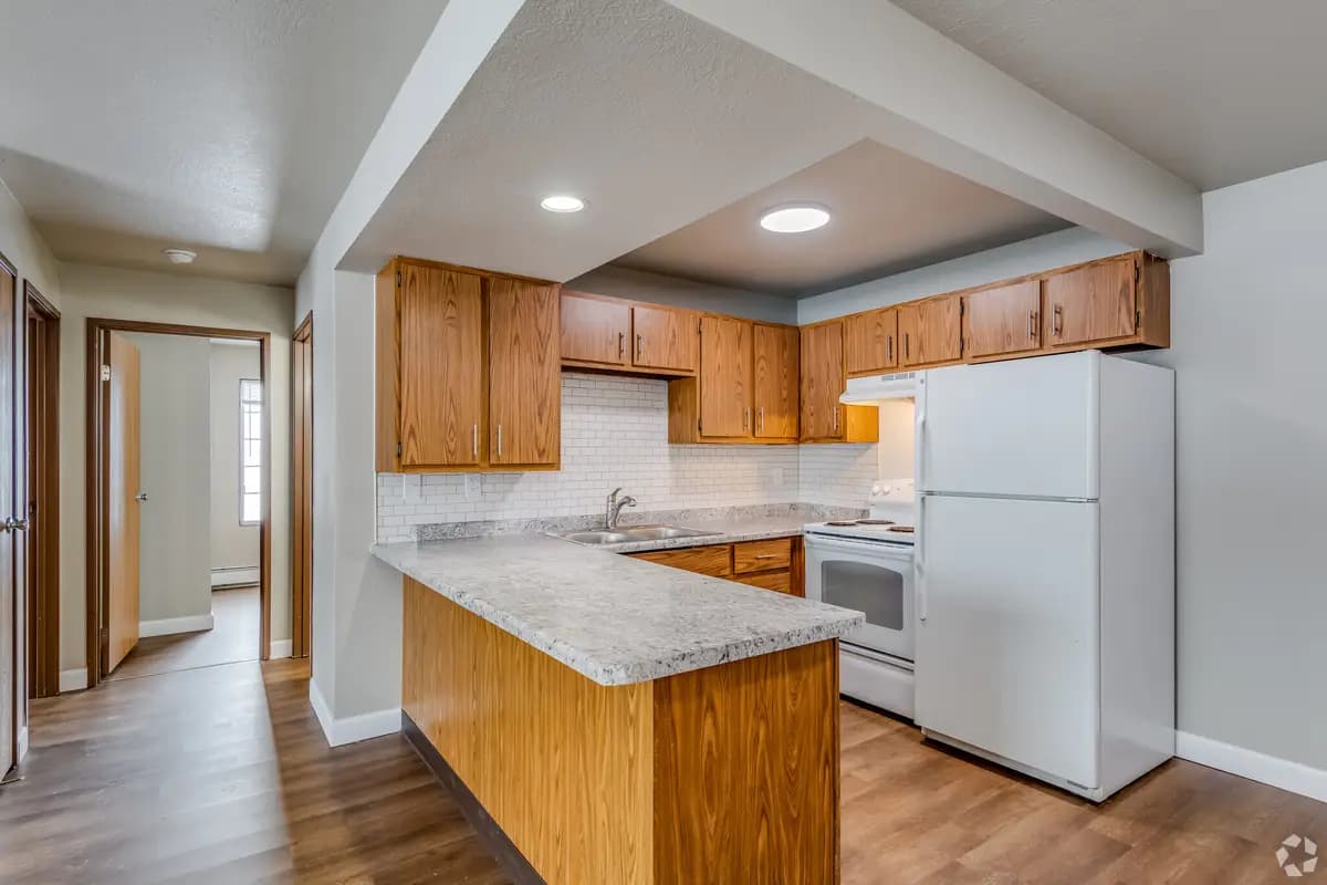 undefined apartments for rent - image - the-reserve-on-south-towne-south-milwaukee-wi-2-br-1-ba---850sf (2).jpg