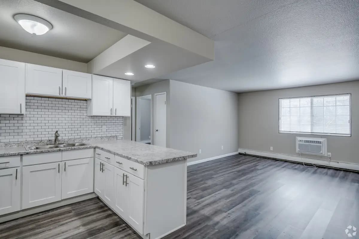 undefined apartments for rent - image - the-reserve-on-south-towne-south-milwaukee-wi-2-br-1-ba---850sf.jpg - 2