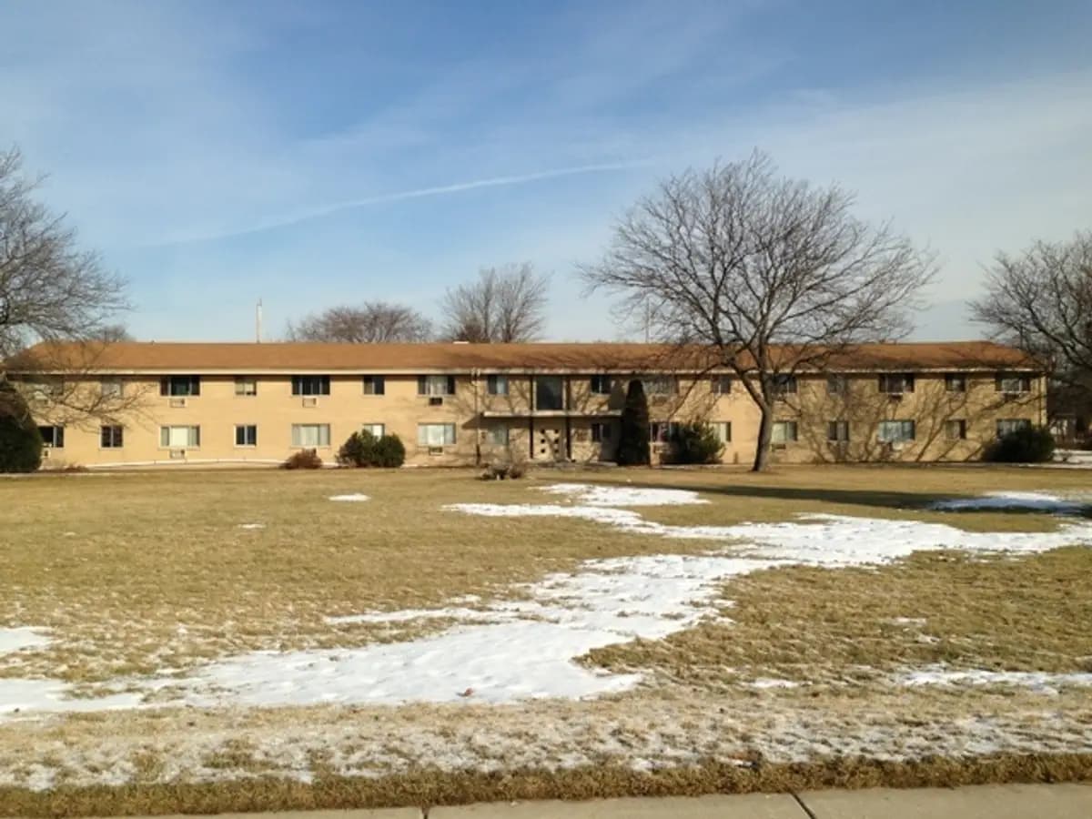 undefined apartments for rent - image - 3010-5th-ave-south-milwaukee-wi-primary-photo.jpg