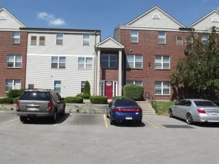 undefined apartments for rent - image - lake-bluff-exterior83434-1920w.webp