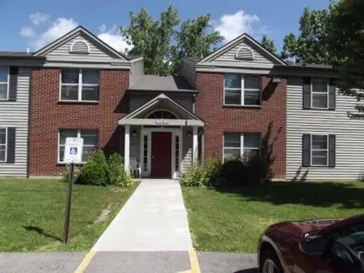 undefined apartments for rent - image - lake-bluff-exterior940452-1920w.webp