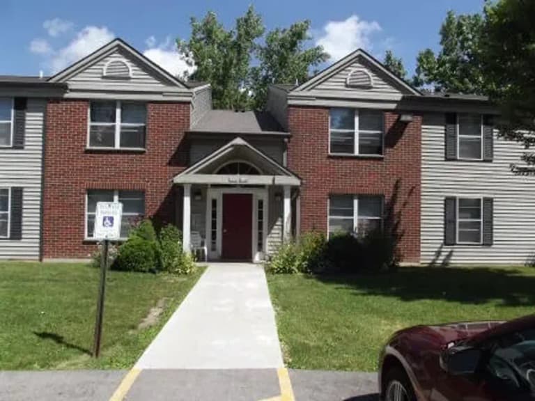 undefined apartments for rent - image - lake-bluff-exterior940452-1920w.webp