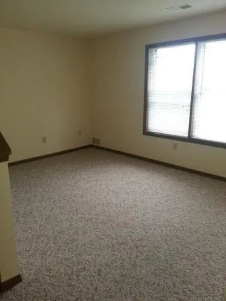undefined apartments for rent - image - lake-bluff-interior440452-1920w.webp